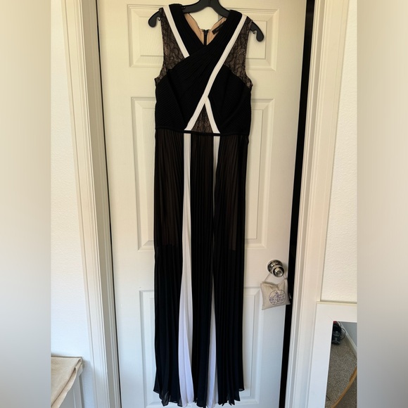 BCBGMaxAzria Contrast Caia Gown. Size 10. - Picture 2 of 10